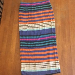 Midi skirt. Very from fitting.